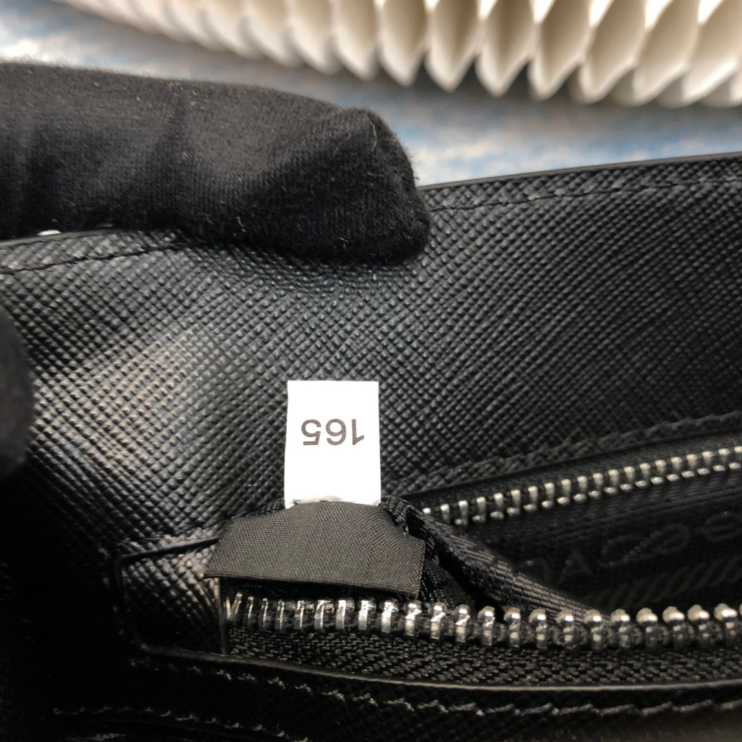 SAC PRA MINI 23 EN CUIR SAFFIANO NOIR
