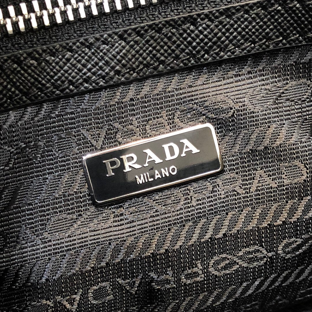 SAC PRA MINI 23 EN CUIR SAFFIANO NOIR