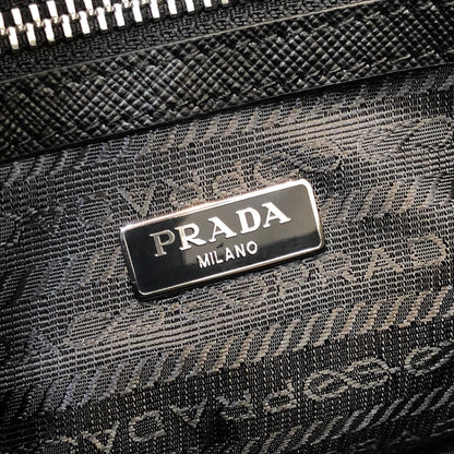 SAC PRA MINI 23 EN CUIR SAFFIANO NOIR