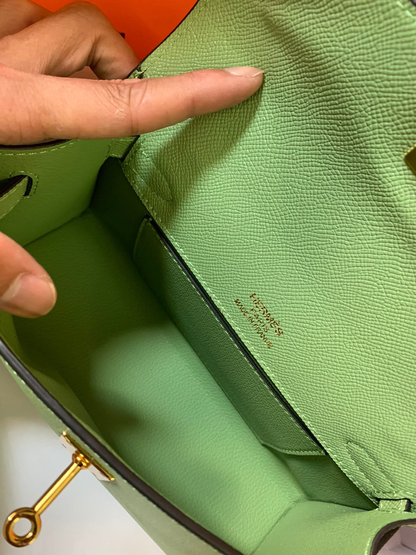 HM KELLY MINI POCHETTE 22 EPSOM VERT