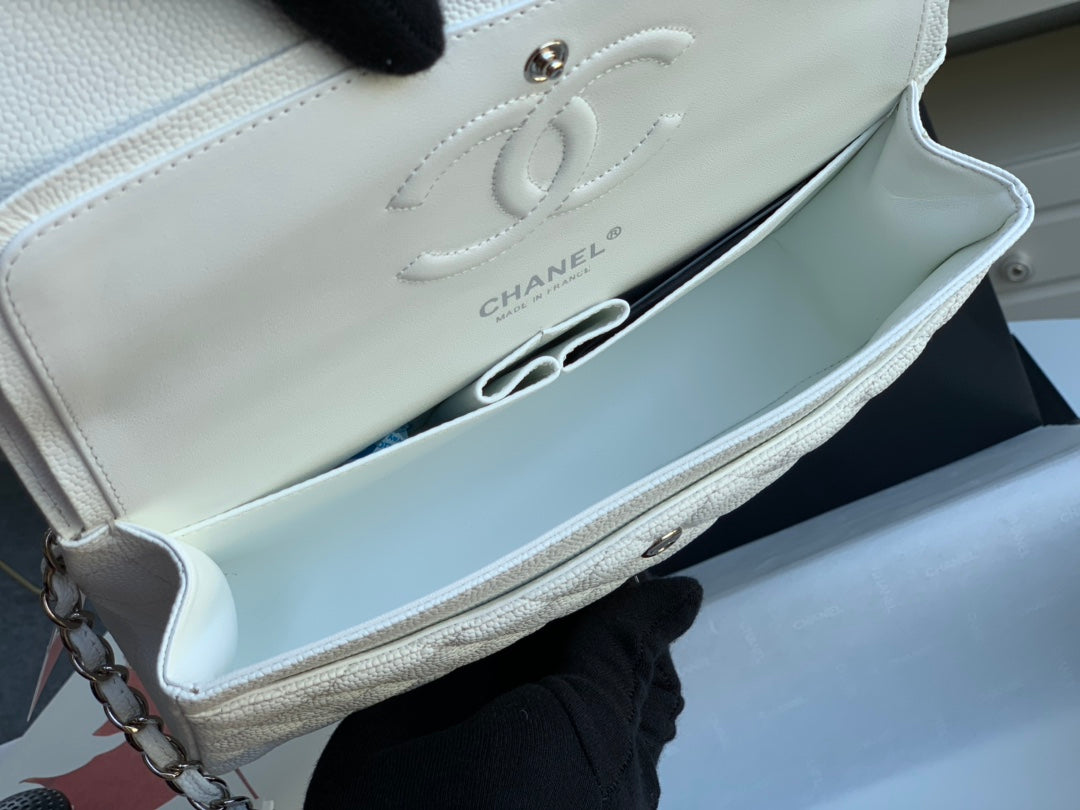 sac à rabat moyen 25 caviar blanc shw