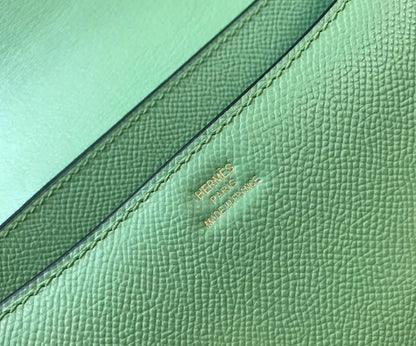 Constance 24 cuir Epsom vert et quincaillerie dorée