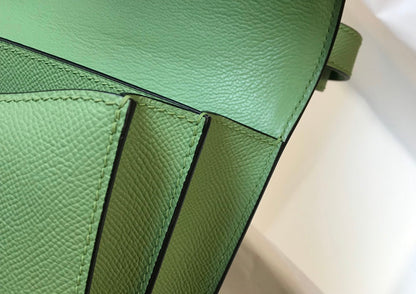Constance 24 cuir Epsom vert et quincaillerie dorée