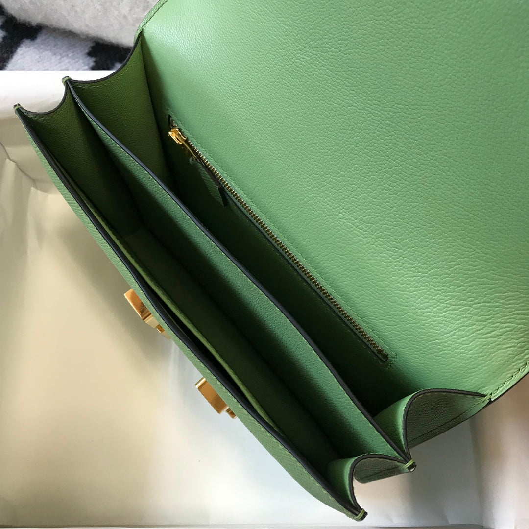 Constance 24 cuir Epsom vert et quincaillerie dorée