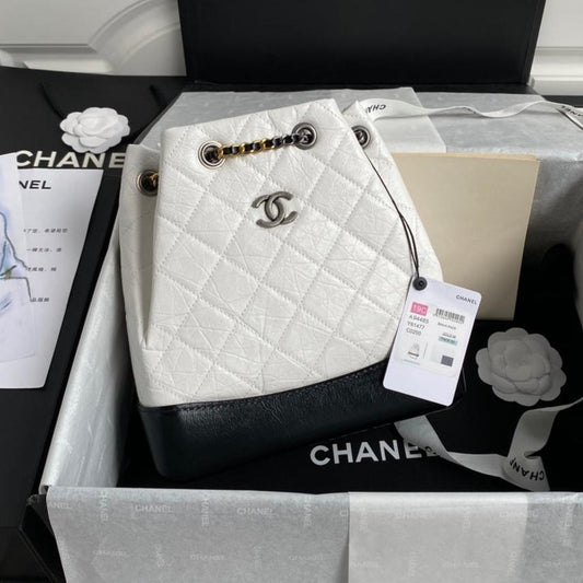 Petit sac à dos CC GRABRIELLE 24 pouces en cuir de veau mélangé blanc et noir