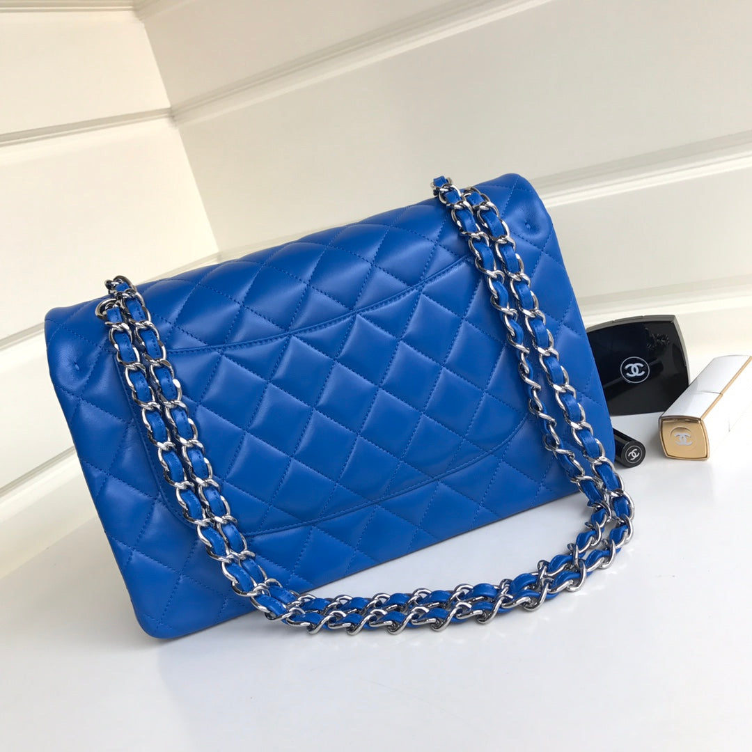 sac à rabat jumbo 30 en cuir d'agneau bleu et accessoires argentés
