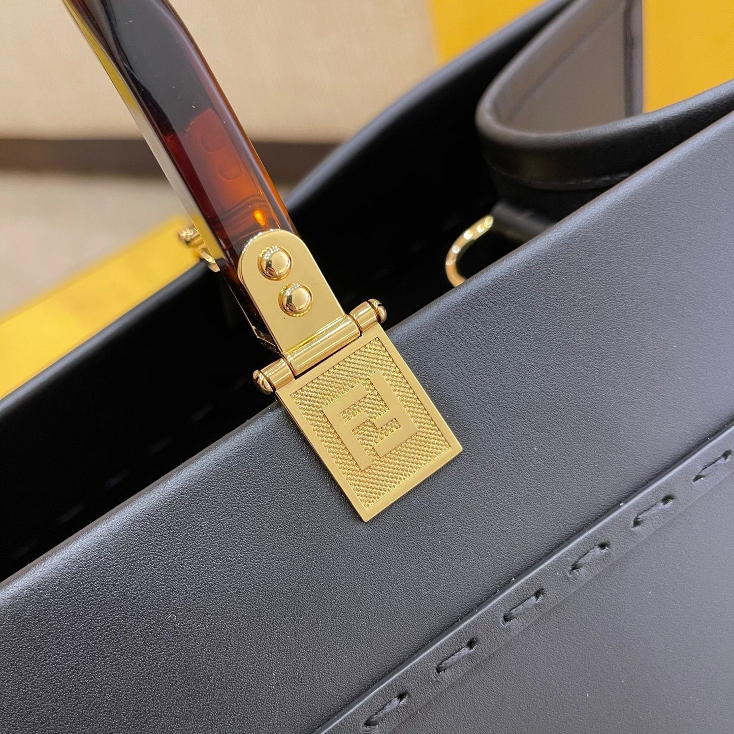 シャイン40 トートバッグ（ブラックエンボスカーフスキン）