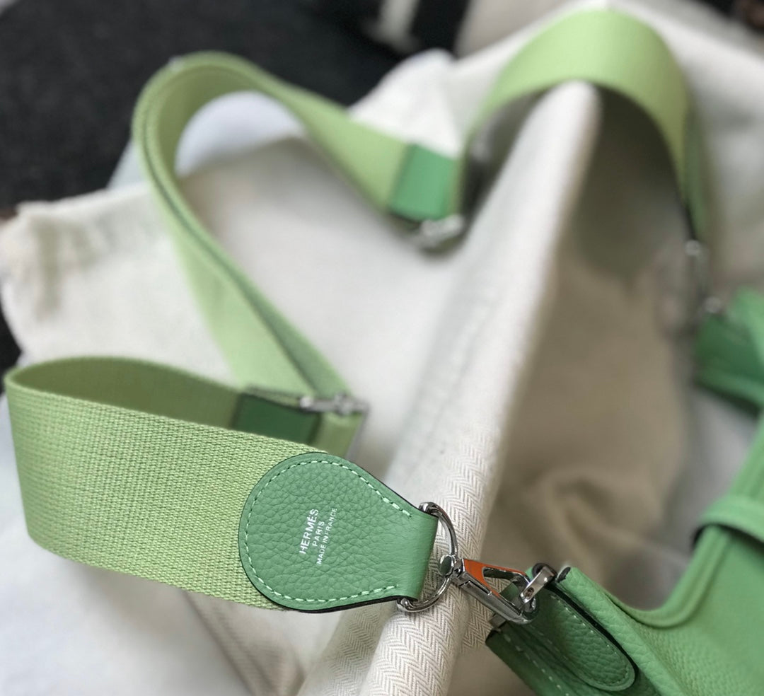 Evelyne 29cm Vert Togo Shw