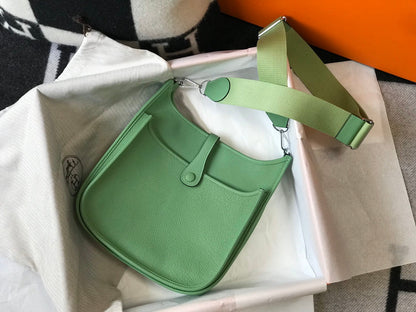Evelyne 29cm Vert Togo Shw
