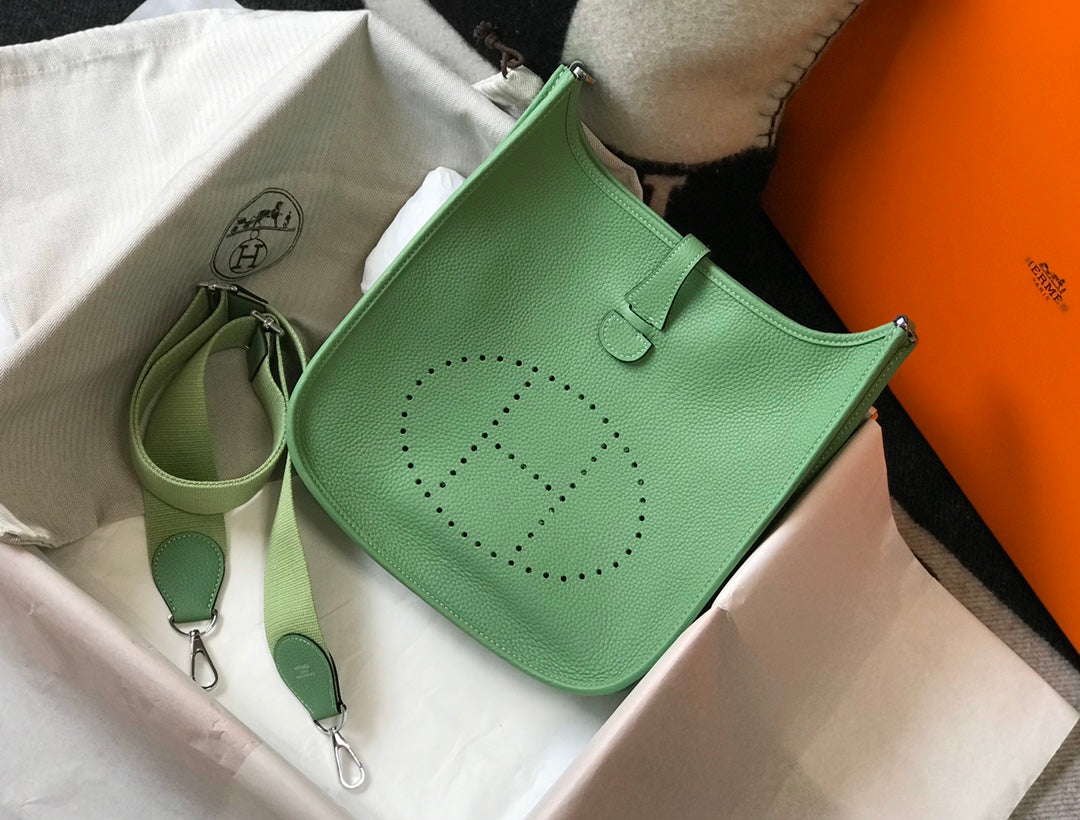 Evelyne 29cm Vert Togo Shw