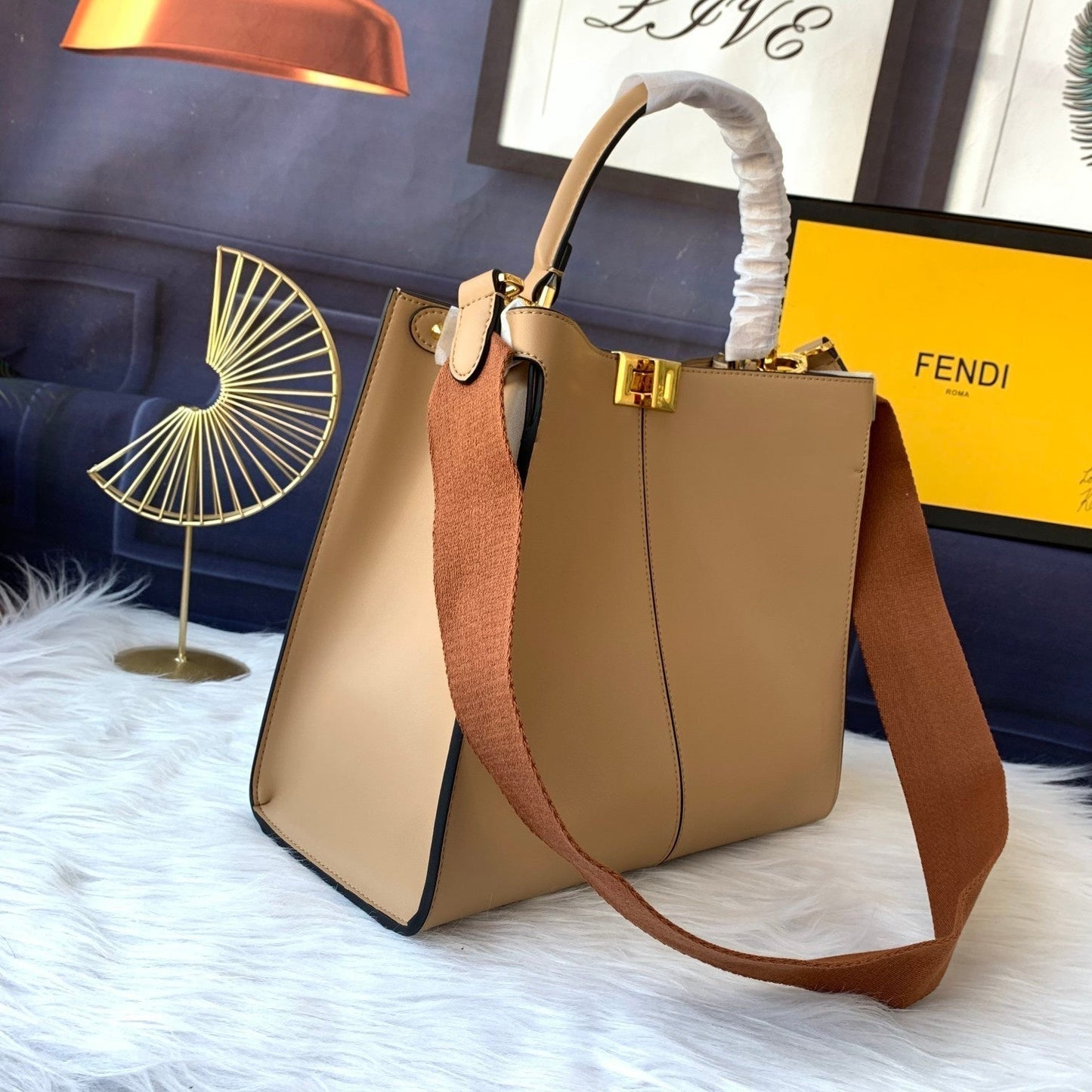 Sac Peekaboo X-lite medium 30 cm en cuir d'agneau marron clair et accessoires dorés 