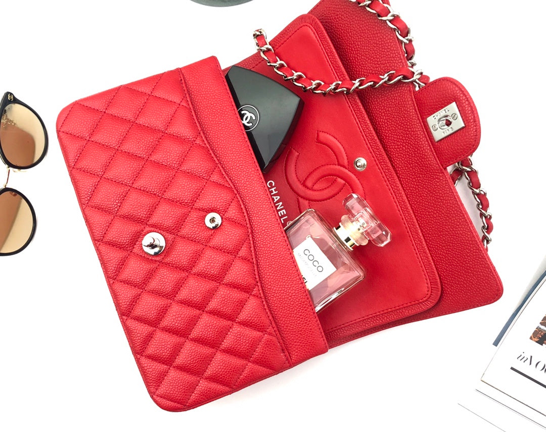 SAC À RABAT MOYEN 25 CM ROUGE CAVIAR QUINCAILLERIE ARGENTÉE