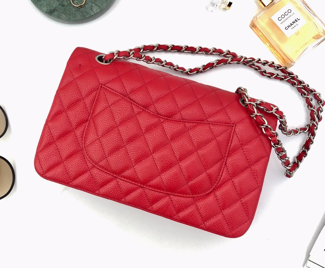 SAC À RABAT MOYEN 25 CM ROUGE CAVIAR QUINCAILLERIE ARGENTÉE