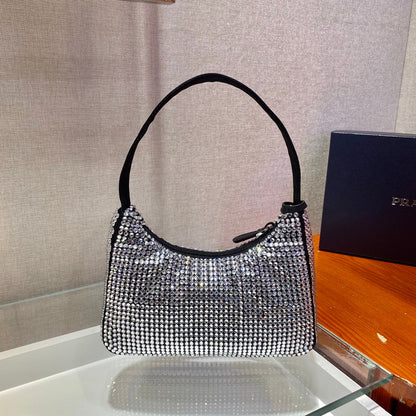 SAC HOBO ÉTINCELANT 23 EN NYLON NOIR ENTIÈREMENT ORNÉ DE CRISTAUX