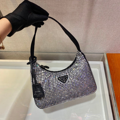 SAC HOBO ÉTINCELANT 23 EN NYLON NOIR ENTIÈREMENT ORNÉ DE CRISTAUX