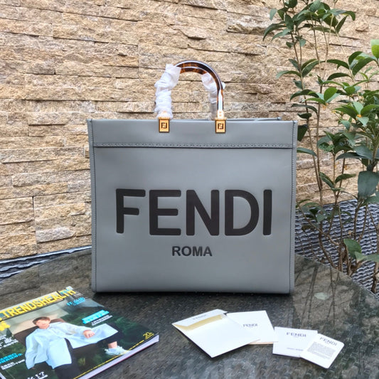 フェンド サンシャイン ラージバッグ 40.5 グレーレザー
