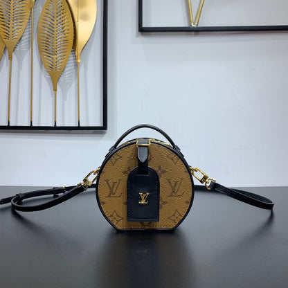 MINI BOÎTE CHAPEAU 13 EN TOILE INVERSE MONOGRAMME MARRON QUINCAILLERIE DORÉ