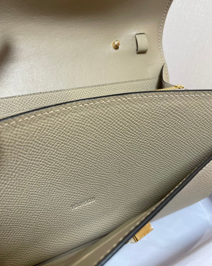 CONSTANCE TO GO 20,5 CRÈME EPSOM GOLD HARDWARE