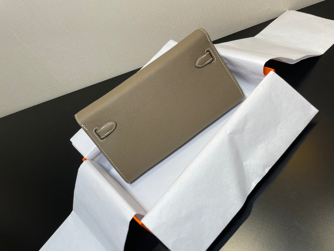 Portefeuille Kelly To Go 20,5 pouces en cuir Epsom étoupe, quincaillerie dorée