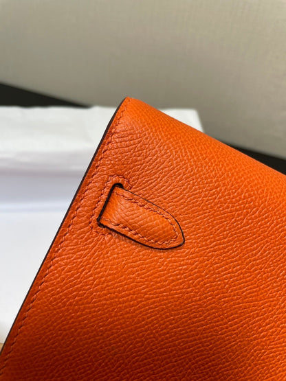 Portefeuille Kelly To Go 20,5 pouces en cuir Epsom orange et matériel doré