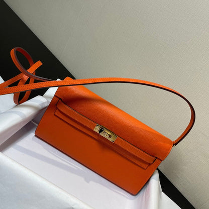 Portefeuille Kelly To Go 20,5 pouces en cuir Epsom orange et matériel doré