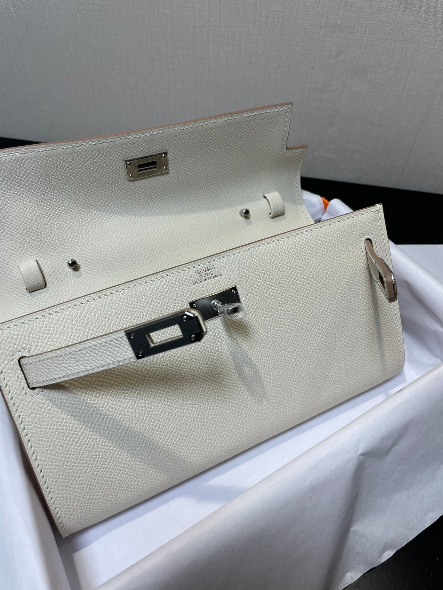 ケリー トゥ ゴー ウォレット 20.5 ホワイト エプソム シルバー金具