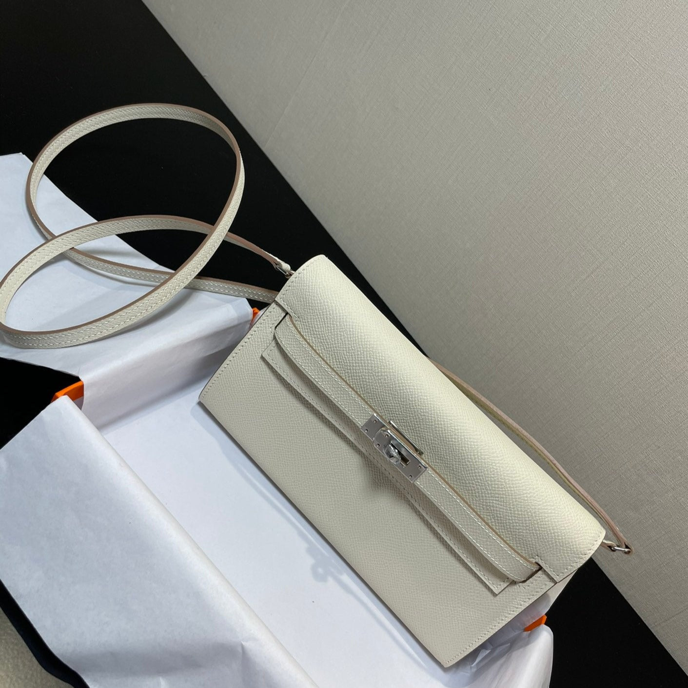 ケリー トゥ ゴー ウォレット 20.5 ホワイト エプソム シルバー金具