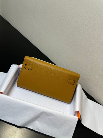 Portefeuille Kelly To Go 20,5 pouces en kraft Epsom avec quincaillerie dorée