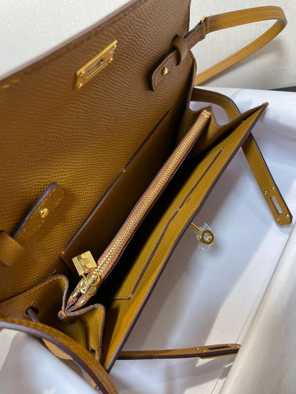 Portefeuille Kelly To Go 20,5 pouces en kraft Epsom avec quincaillerie dorée