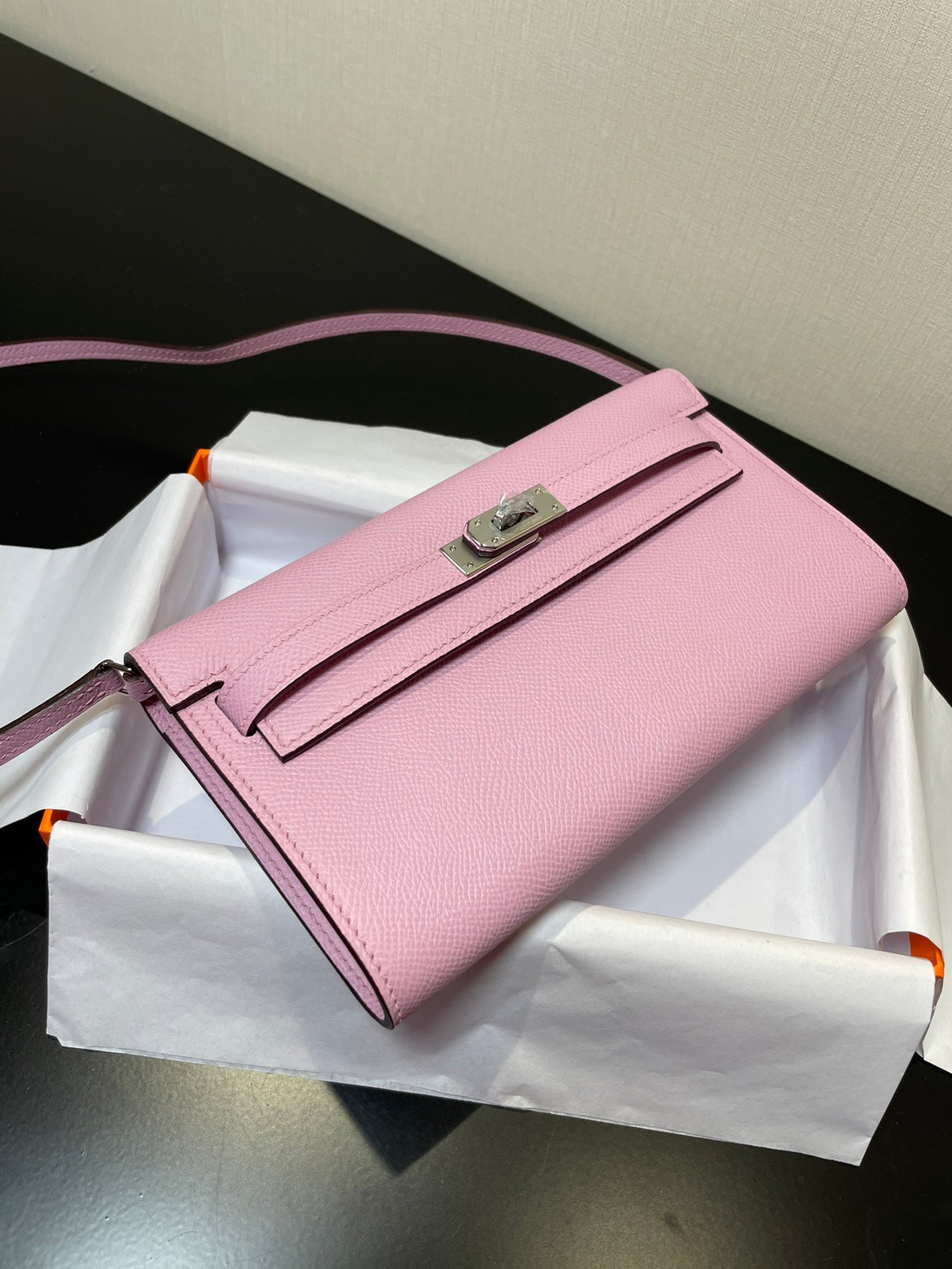 Kelly WOC 20,5 rose clair Epsom quincaillerie argentée