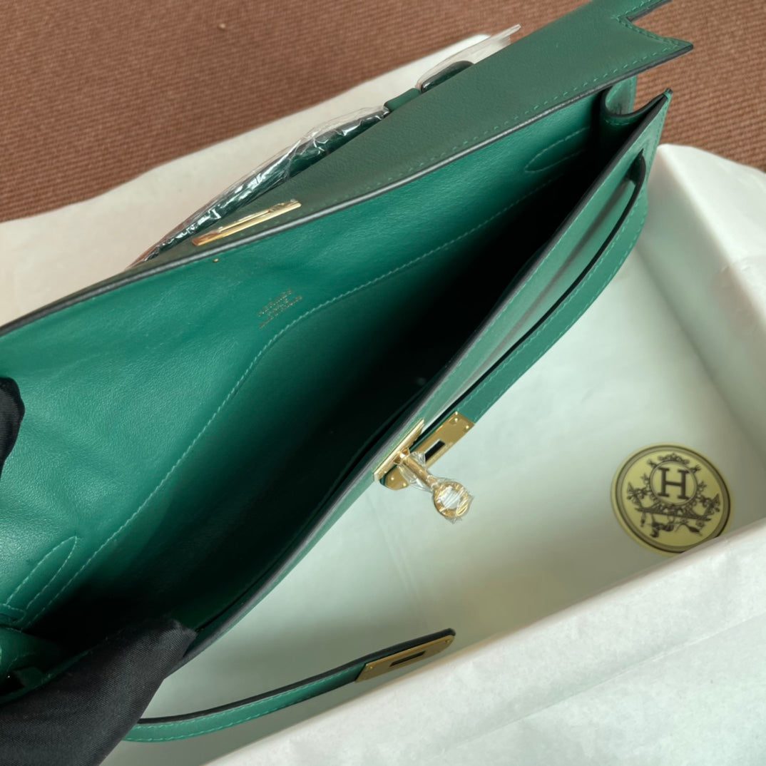 HM Kelly Cut 31 cm Cuir Swift Vert Foncé Ghw