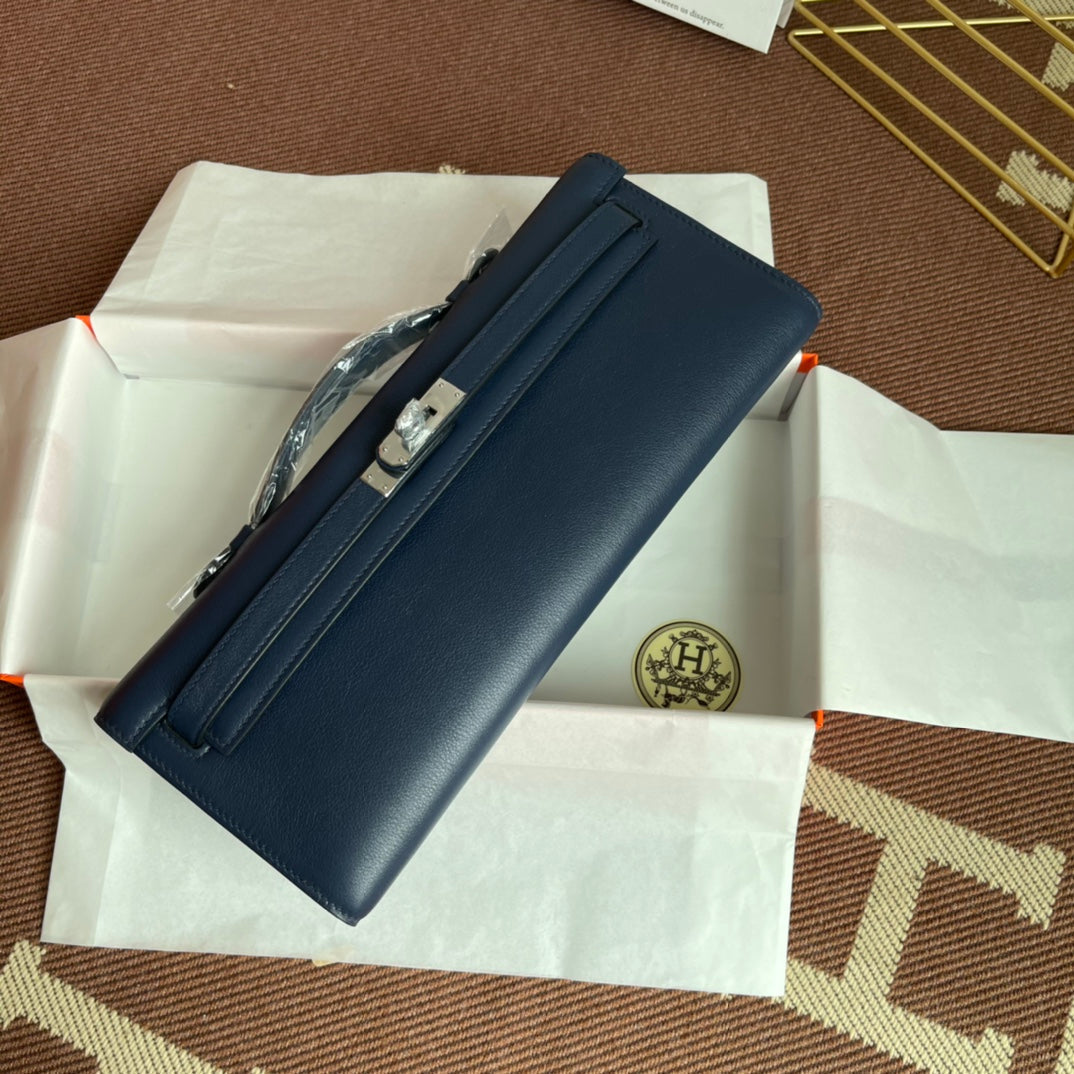 HM ケリーカット 31cm ネイビー スウィフトレザー ショーツ