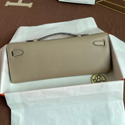 HM ケリーカット 31cm ライトグレー スウィフトレザー ショーツ