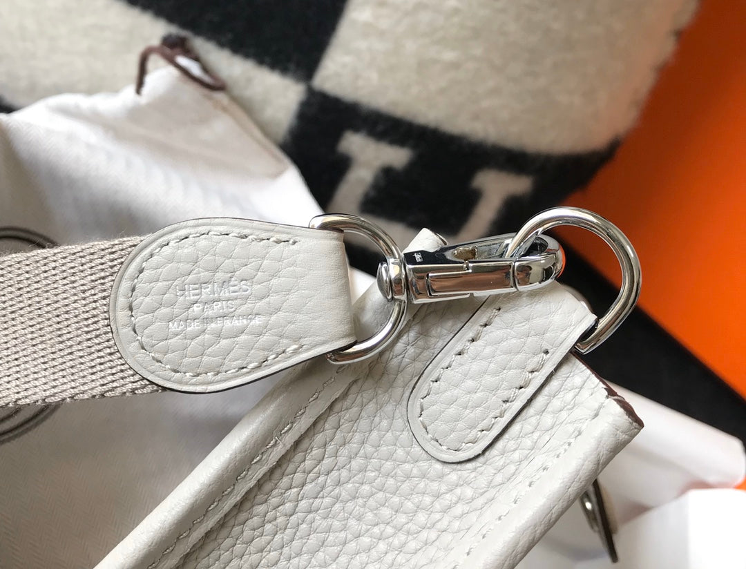 Mini Evelyne 18 cm Gris clair Togo Quincaillerie argentée
