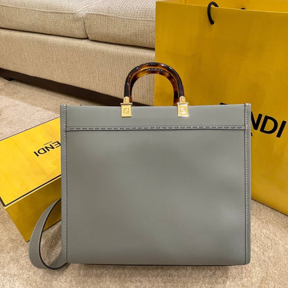 Grand sac fourre-tout Shine 35 en cuir de veau gris ombré