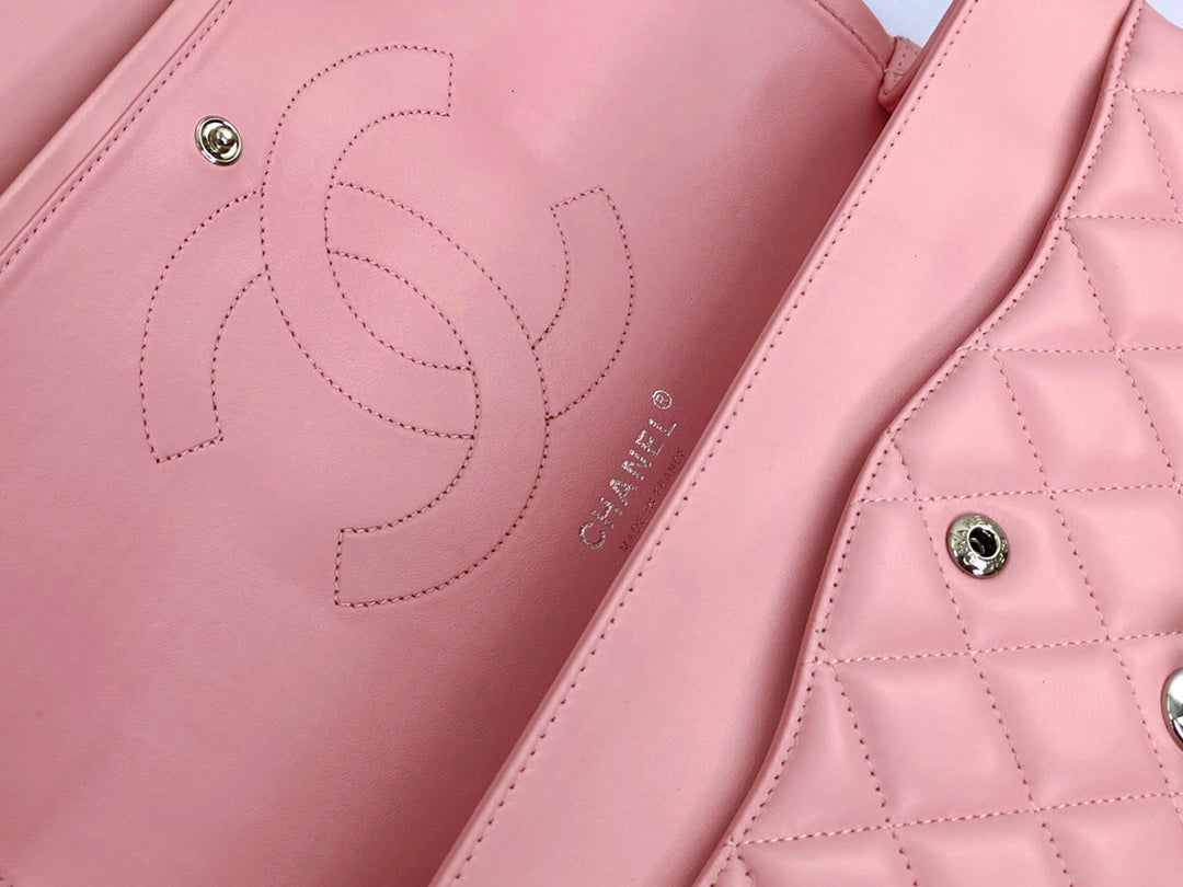 sac à rabat jumbo 30 en cuir d'agneau rose pastel et accessoires argentés
