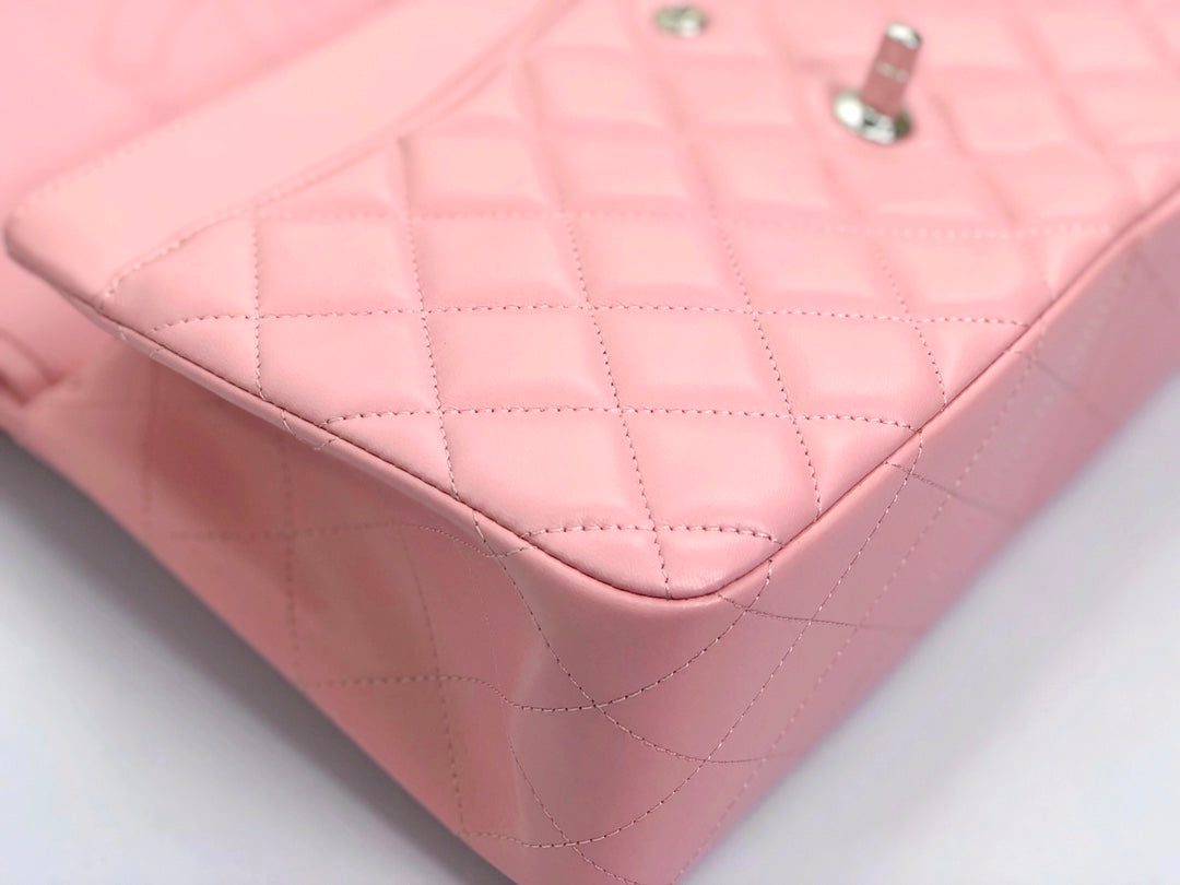sac à rabat jumbo 30 en cuir d'agneau rose pastel et accessoires argentés
