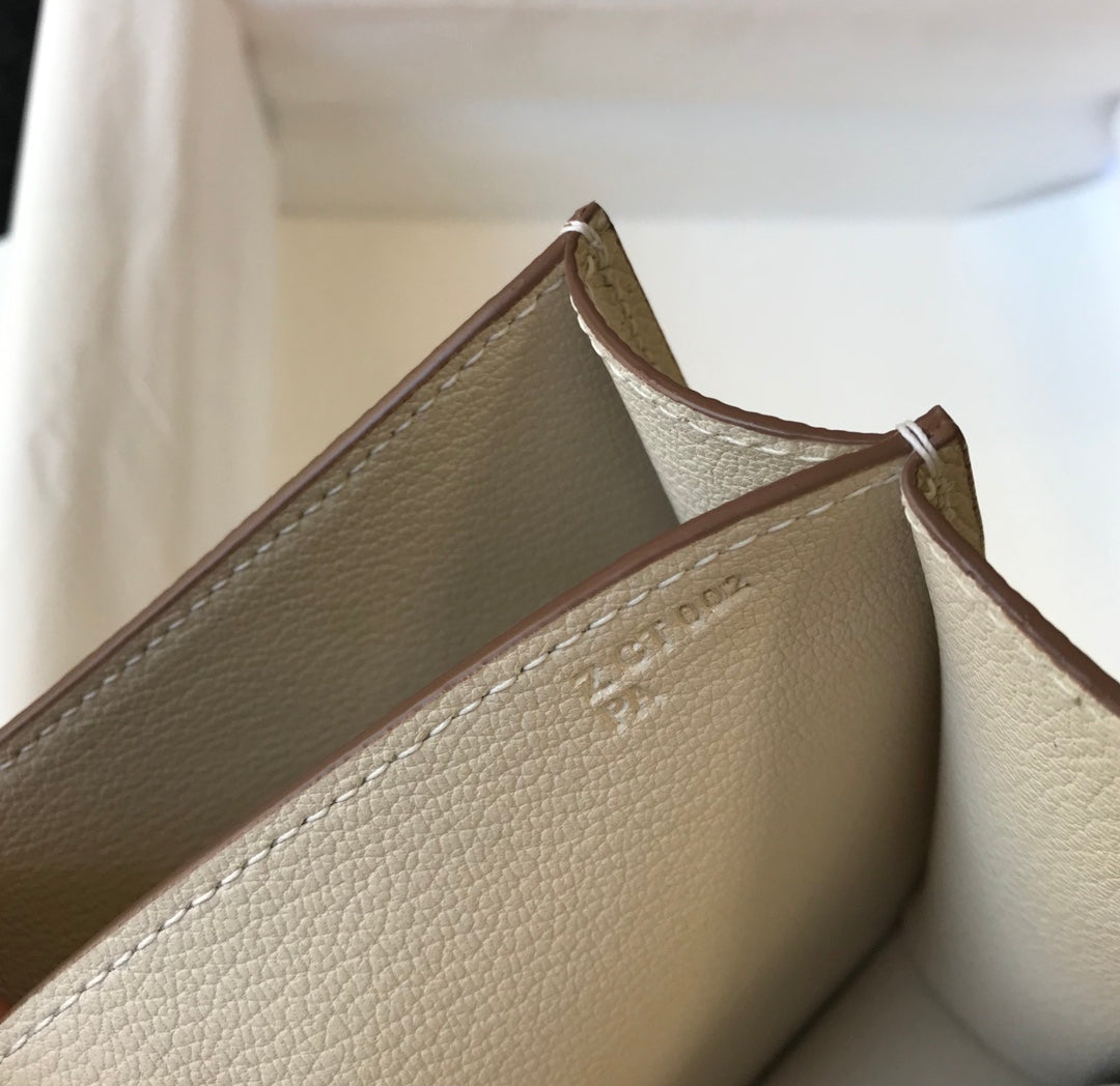 コンスタンス 24 クリームエプソムレザー シルバー金具
