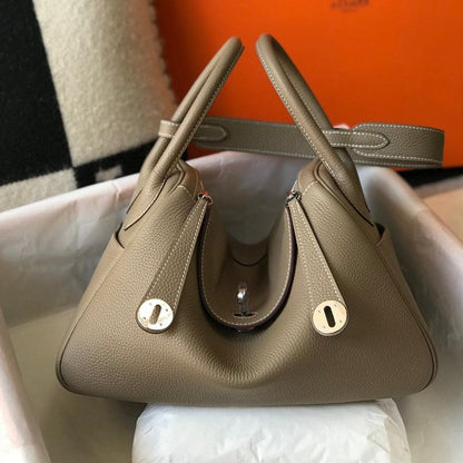 SAC HM LINDY 30 CUIR TAURILLON CLEMENCE KAKI