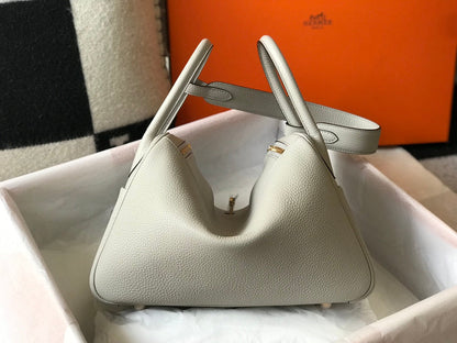SAC HM LINDY 26 CUIR TAURILLON CLEMENCE CRÈME