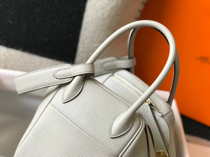 SAC HM LINDY 30 CUIR TAURILLON CLEMENCE CRÈME