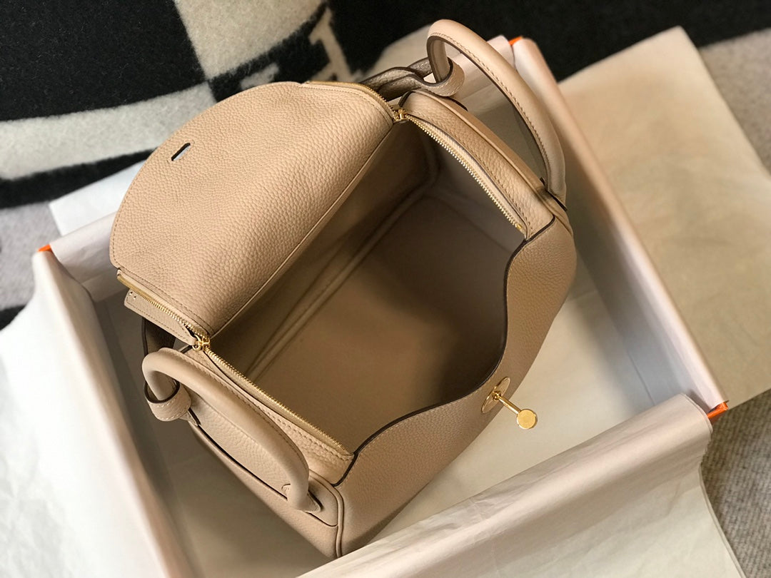 SAC HM LINDY 26 CUIR TAURILLON CLEMENCE BEIGE