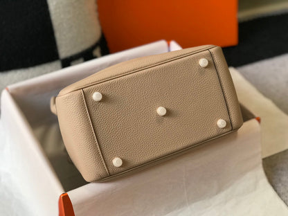 HM LINDY 30 バッグ ベージュ トリヨン クレマンス レザー