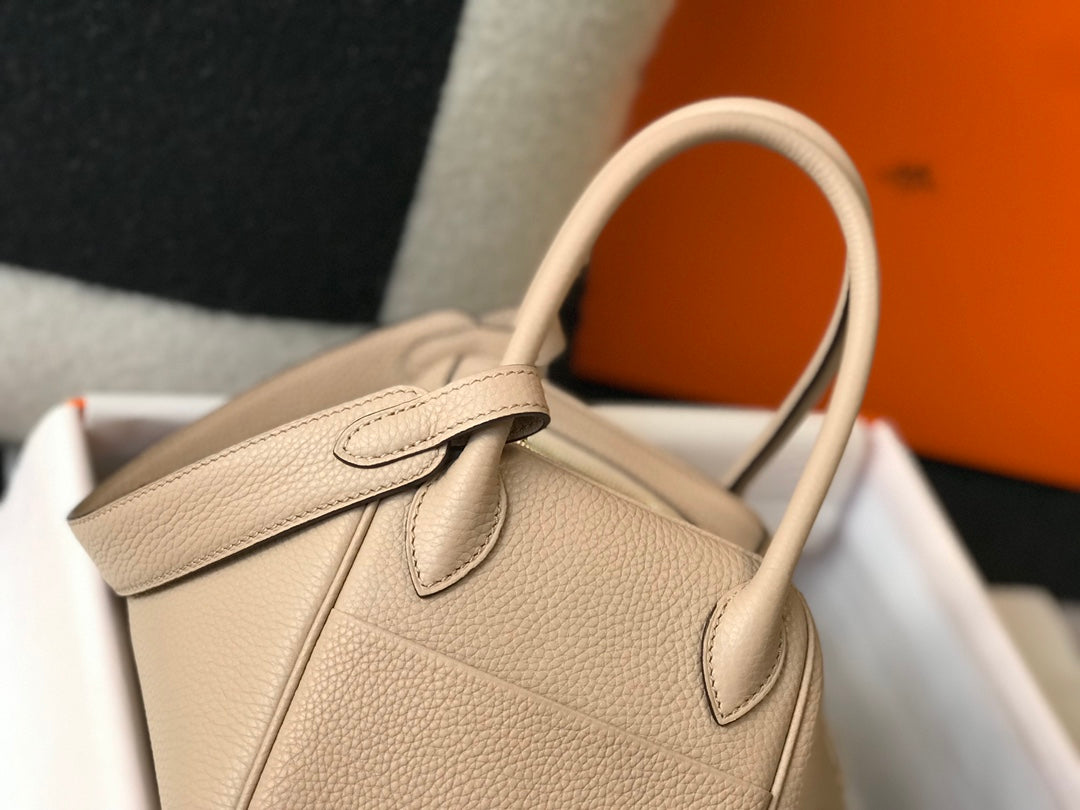 SAC HM LINDY 26 CUIR TAURILLON CLEMENCE BEIGE