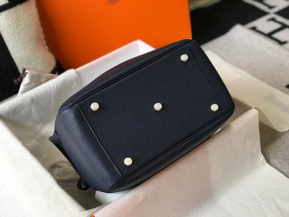 HM リンディ 26 バッグ ネイビー トリヨンクレマンスレザー