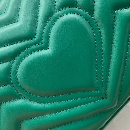 gg marmont 26 cm en cuir de veau vert avec finitions dorées