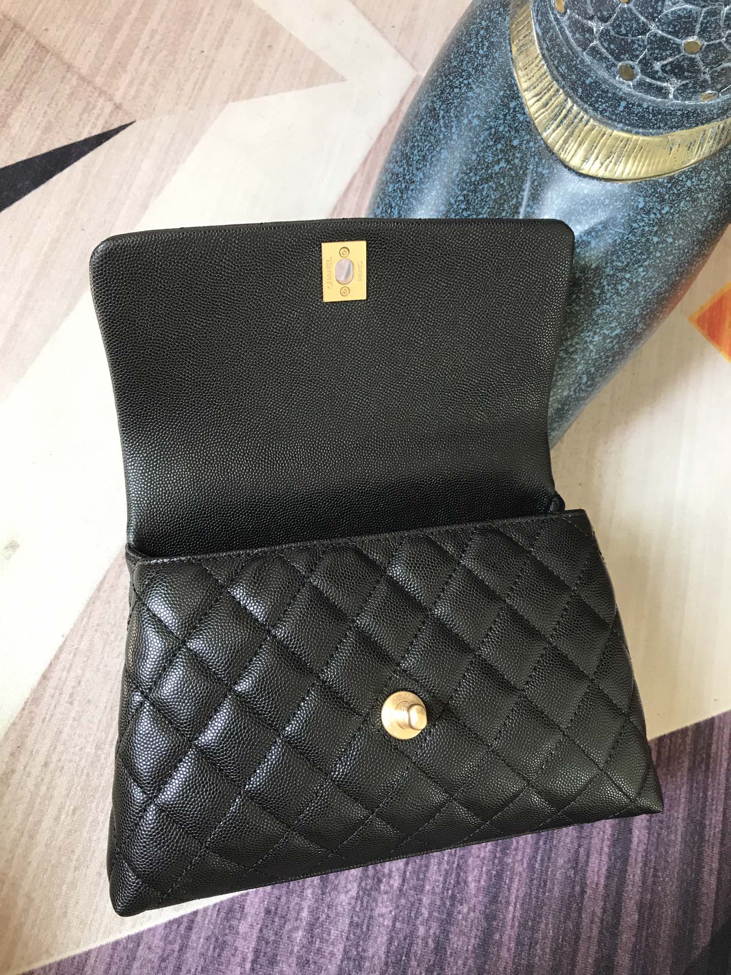 ブラックキルティングキャビアココトップハンドル 24金金具