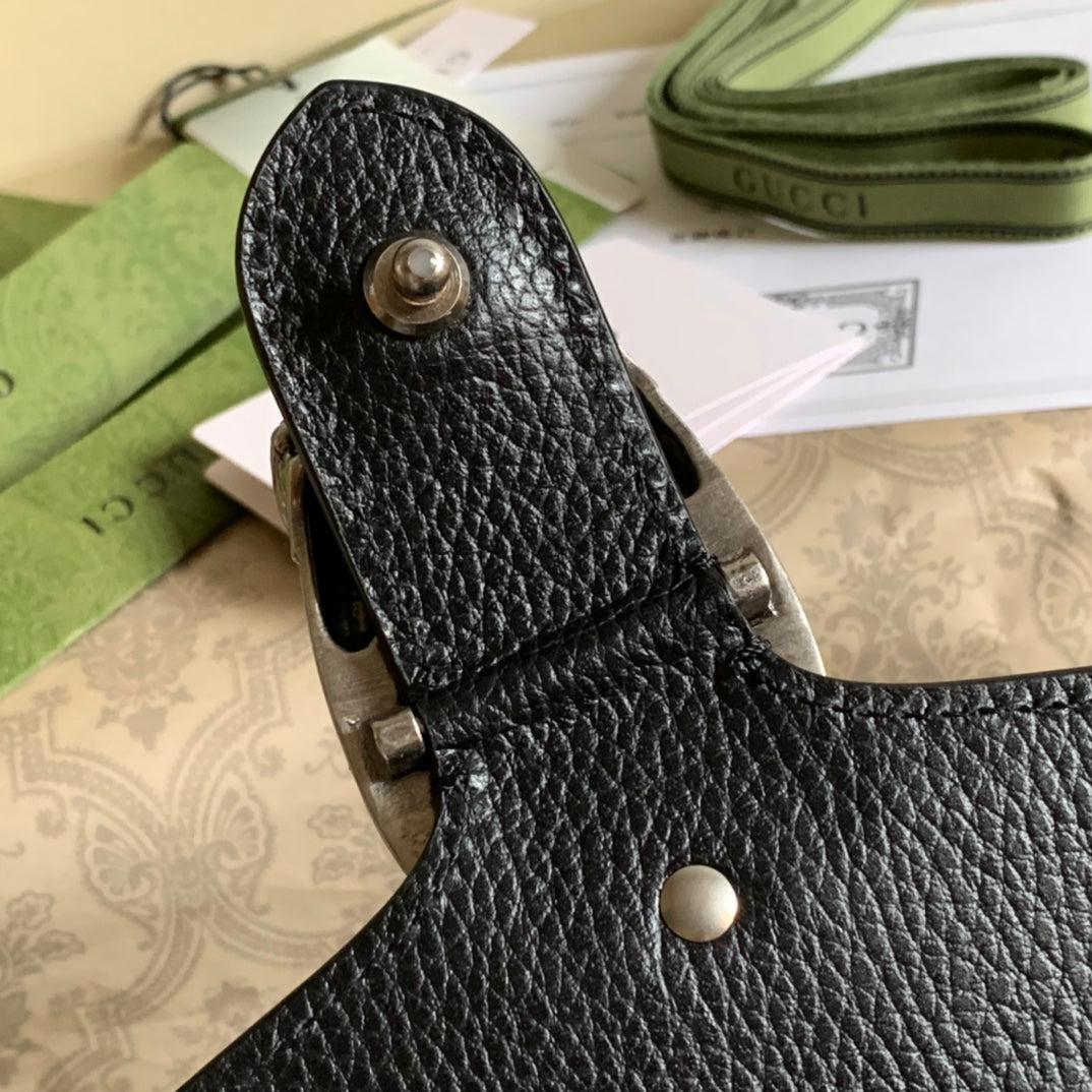 SAC À BANDOULIÈRE DYONYSUS 20 EN CUIR DE VEAU NOIR, QUINCAILLERIE ARGENTÉE