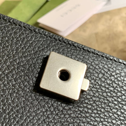 SAC À BANDOULIÈRE DYONYSUS 20 EN CUIR DE VEAU NOIR, QUINCAILLERIE ARGENTÉE