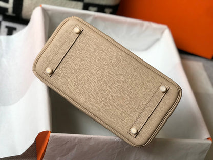 Sac HM Birkin 35 cm en cuir Togo beige et accessoires dorés